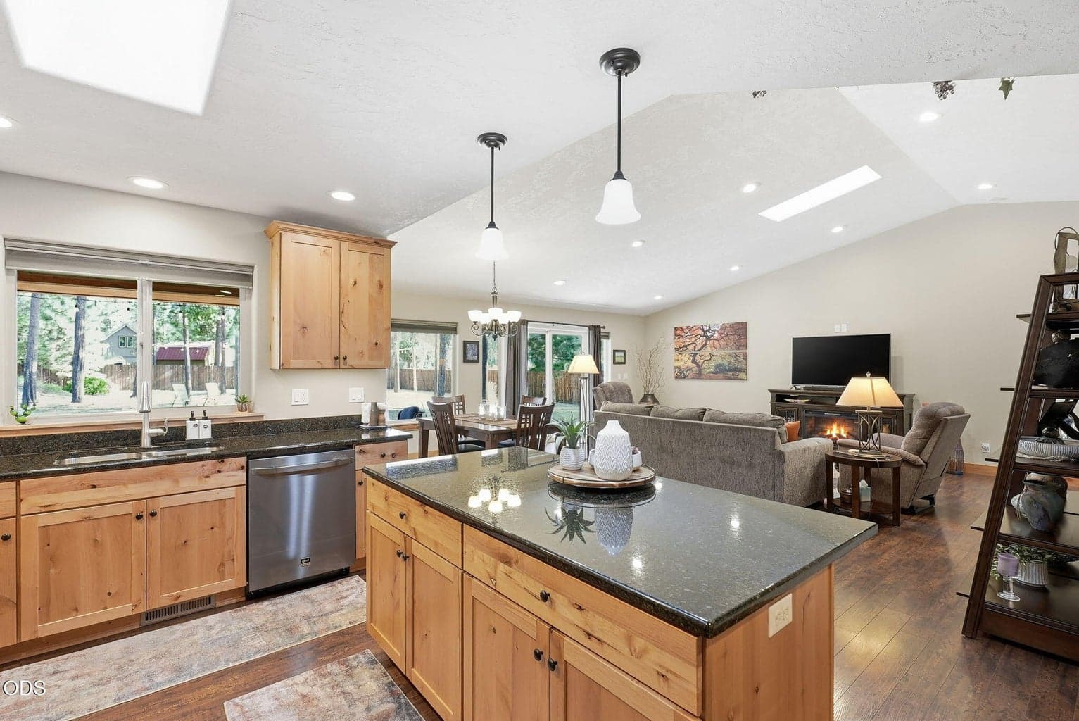 Photo of 17024 Kingsburg Road 6 of 40