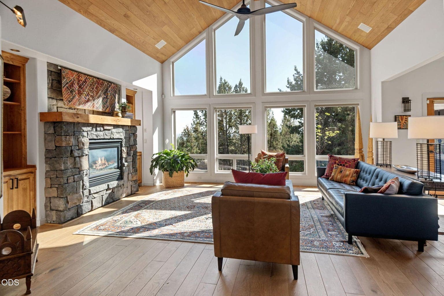 Photo of 1187 Promontory Drive 2 of 44