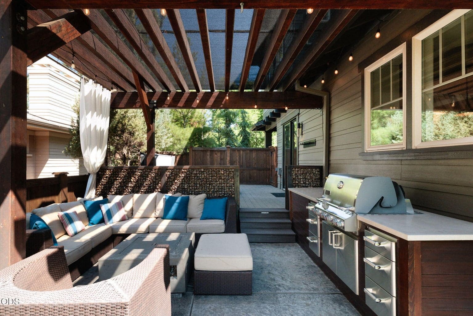Fenced Backyard with Pet Privacy Fence, Outdoor Furniture, Gas BBQ and Firepit, Hot Tub