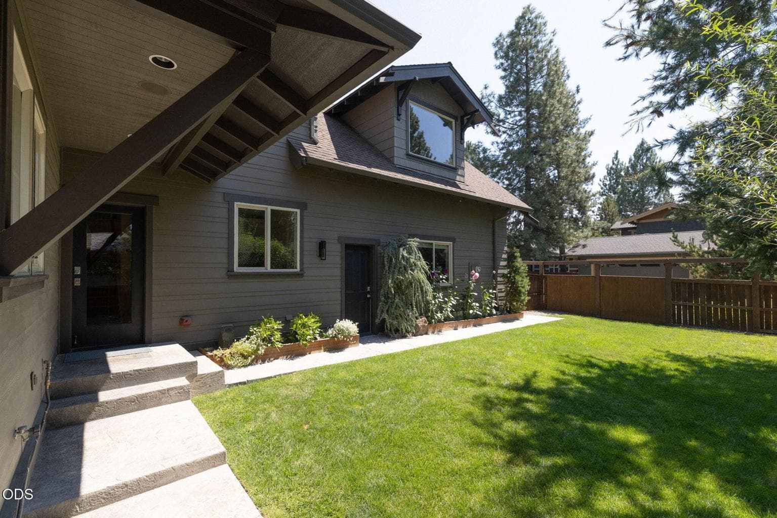 Fenced Backyard with Pet Privacy Fence, Outdoor Furniture, Gas BBQ and Firepit, Hot Tub
