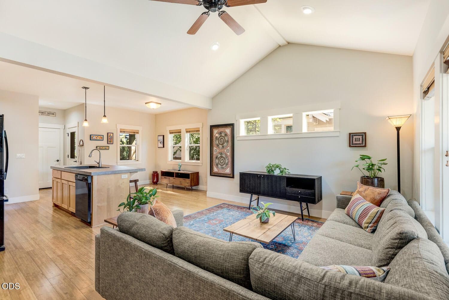Photo of 740 Mount Washington Drive 4 of 27