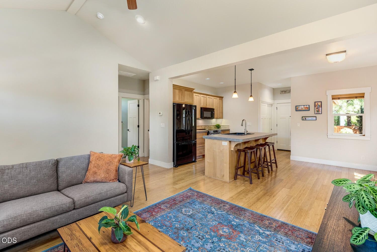 Photo of 740 Mount Washington Drive 5 of 27
