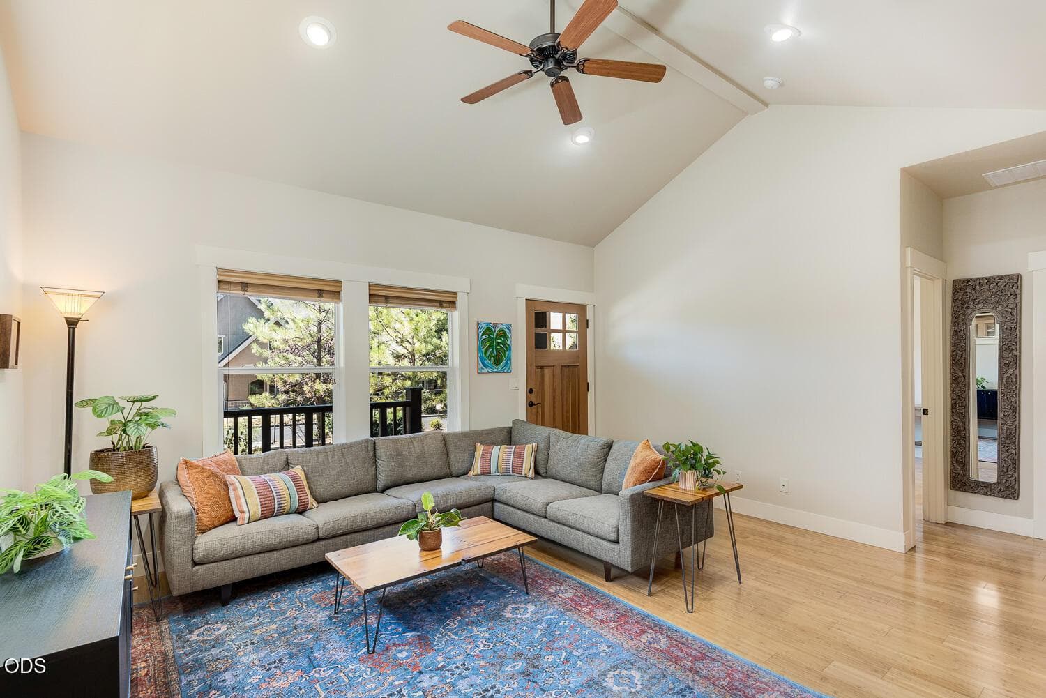 Photo of 740 NW Mount Washington Drive 6 of 27