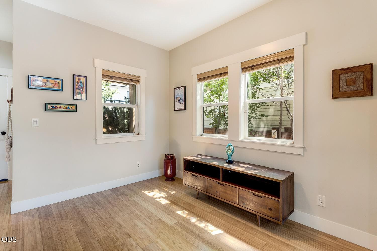 Photo of 740 NW Mount Washington Drive 7 of 27