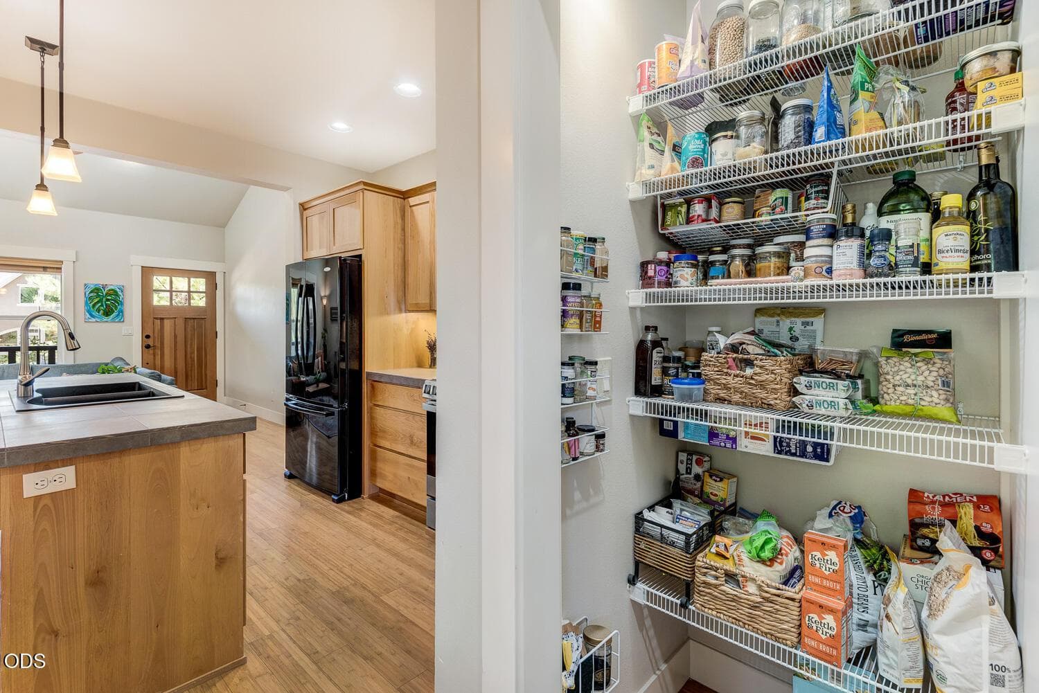 Photo of 740 NW Mount Washington Drive 14 of 27