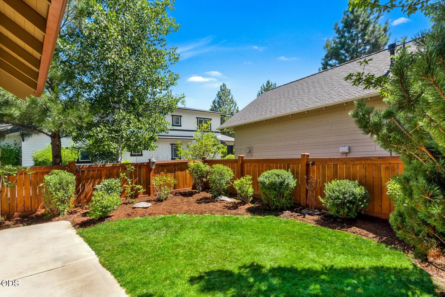 Photo of 740 NW Mount Washington Drive 22 of 27