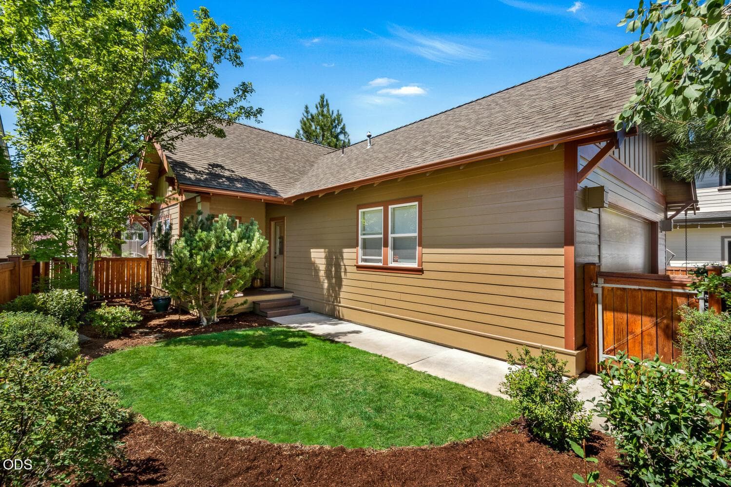 Photo of 740 NW Mount Washington Drive 23 of 27