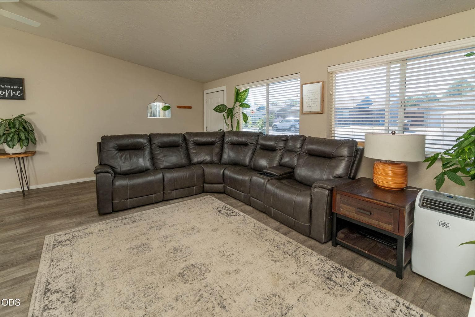 Photo of 3217 Quartz Avenue 4 of 20