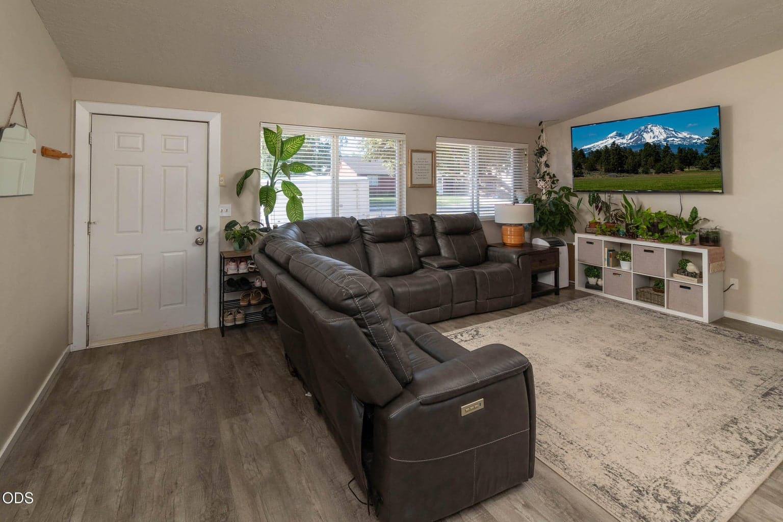 Photo of 3217 SW Quartz Avenue 12 of 20