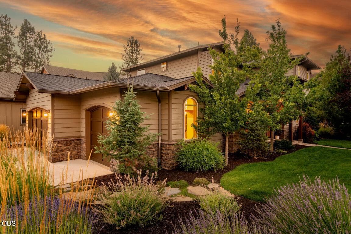 Photo of 60970 Woods Valley Place 2 of 39