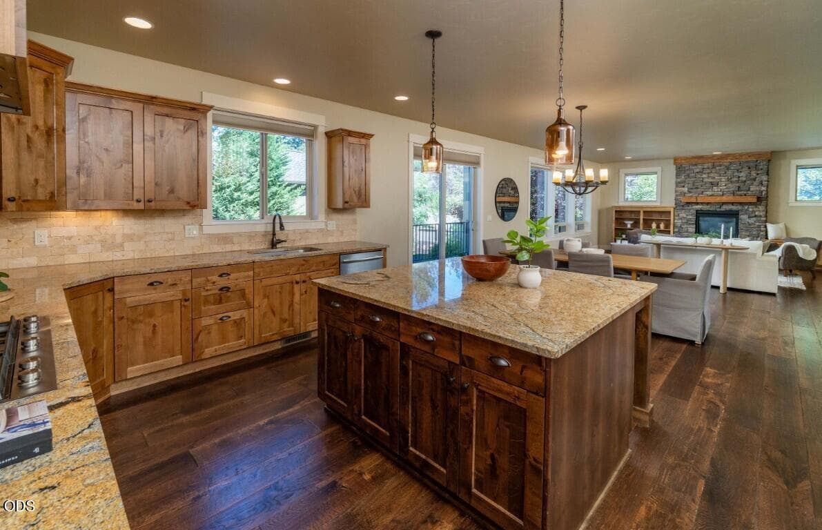 Photo of 60970 Woods Valley Place 8 of 39