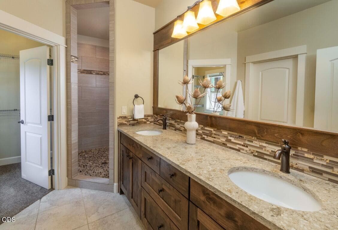 Photo of 60970 Woods Valley Place 17 of 39