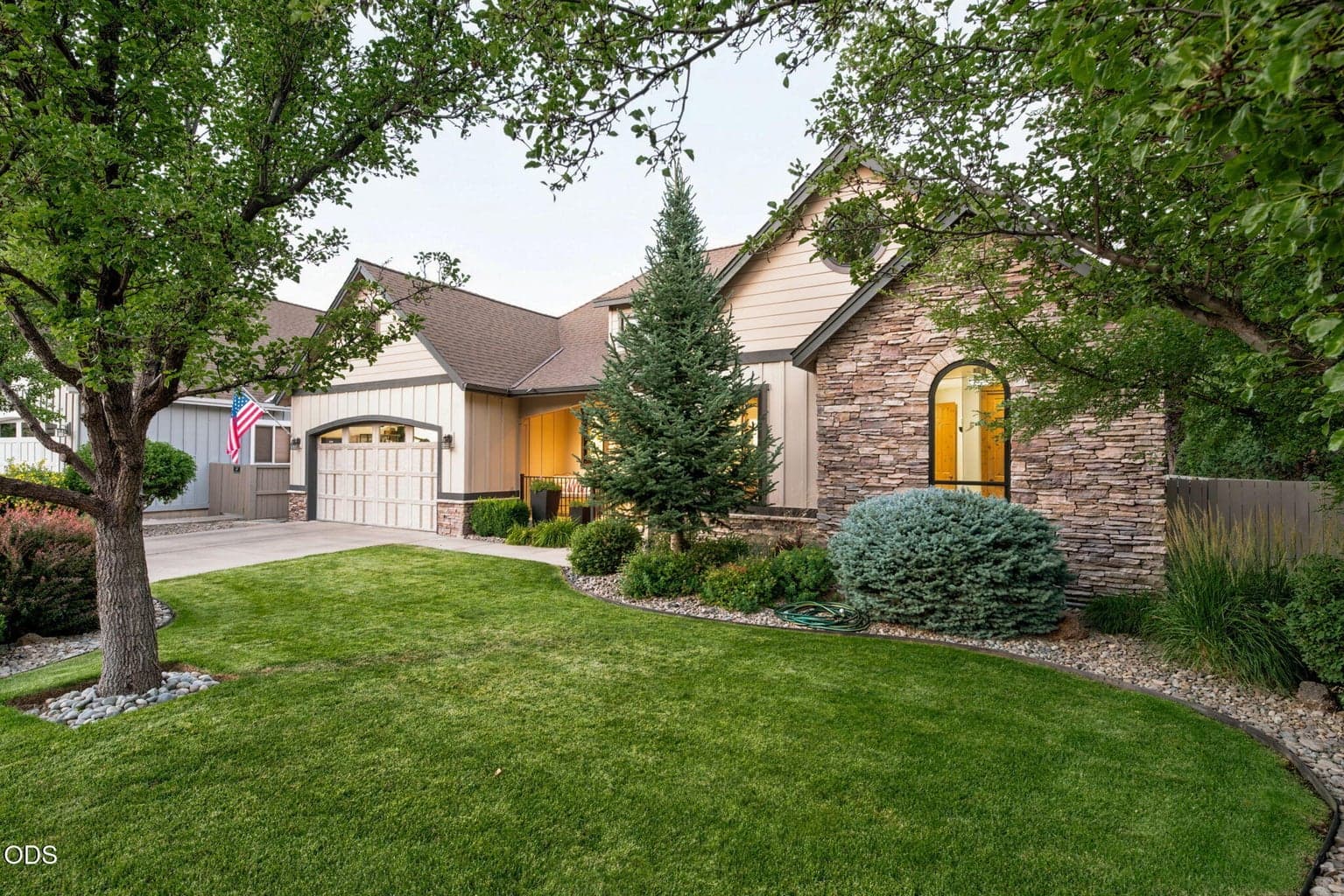 Photo of 60822 Cobblestone Place 2 of 56