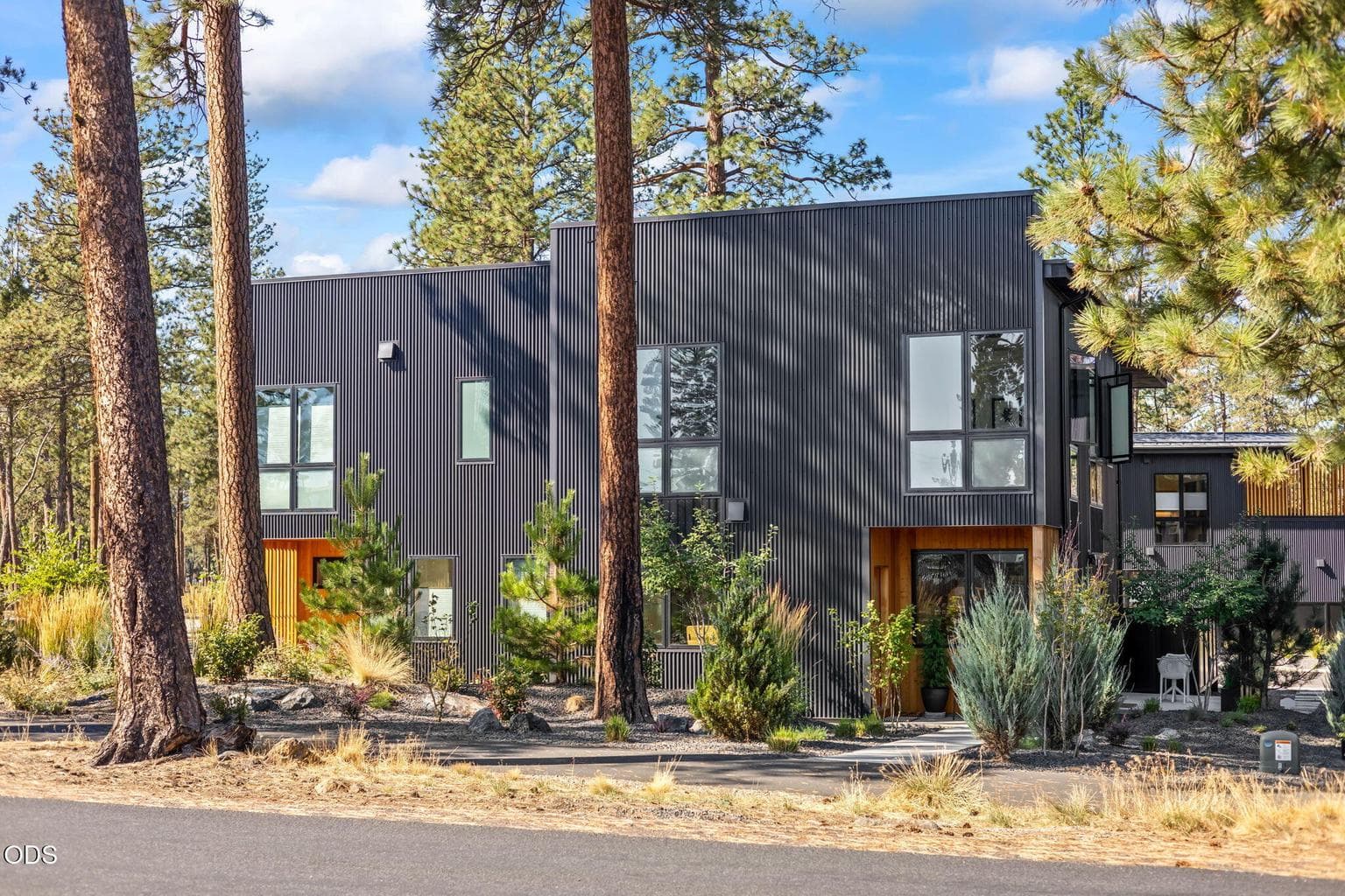Photo of 515 Pine Street 3 of 34