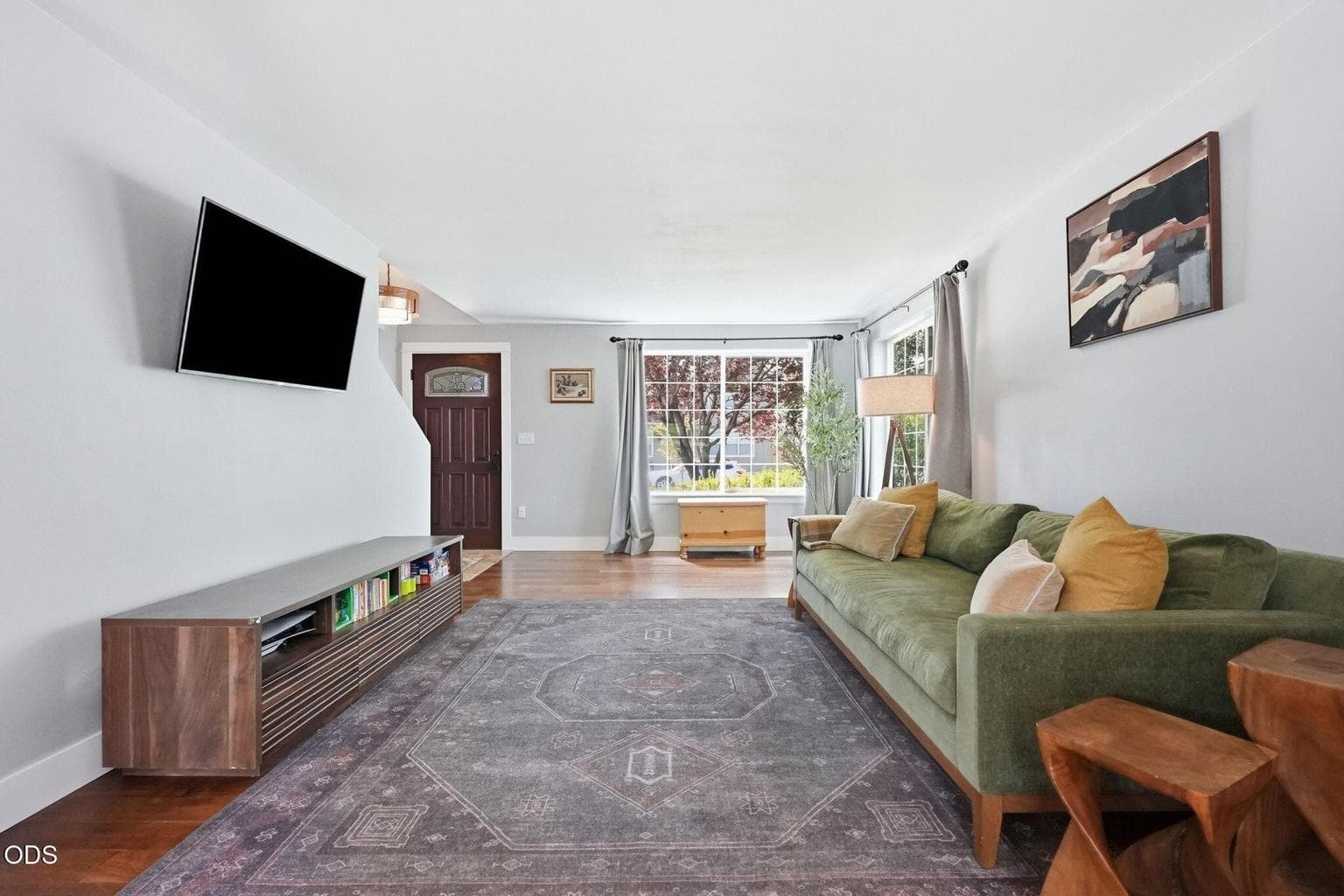 Photo of 2736 Rainier Drive 4 of 41