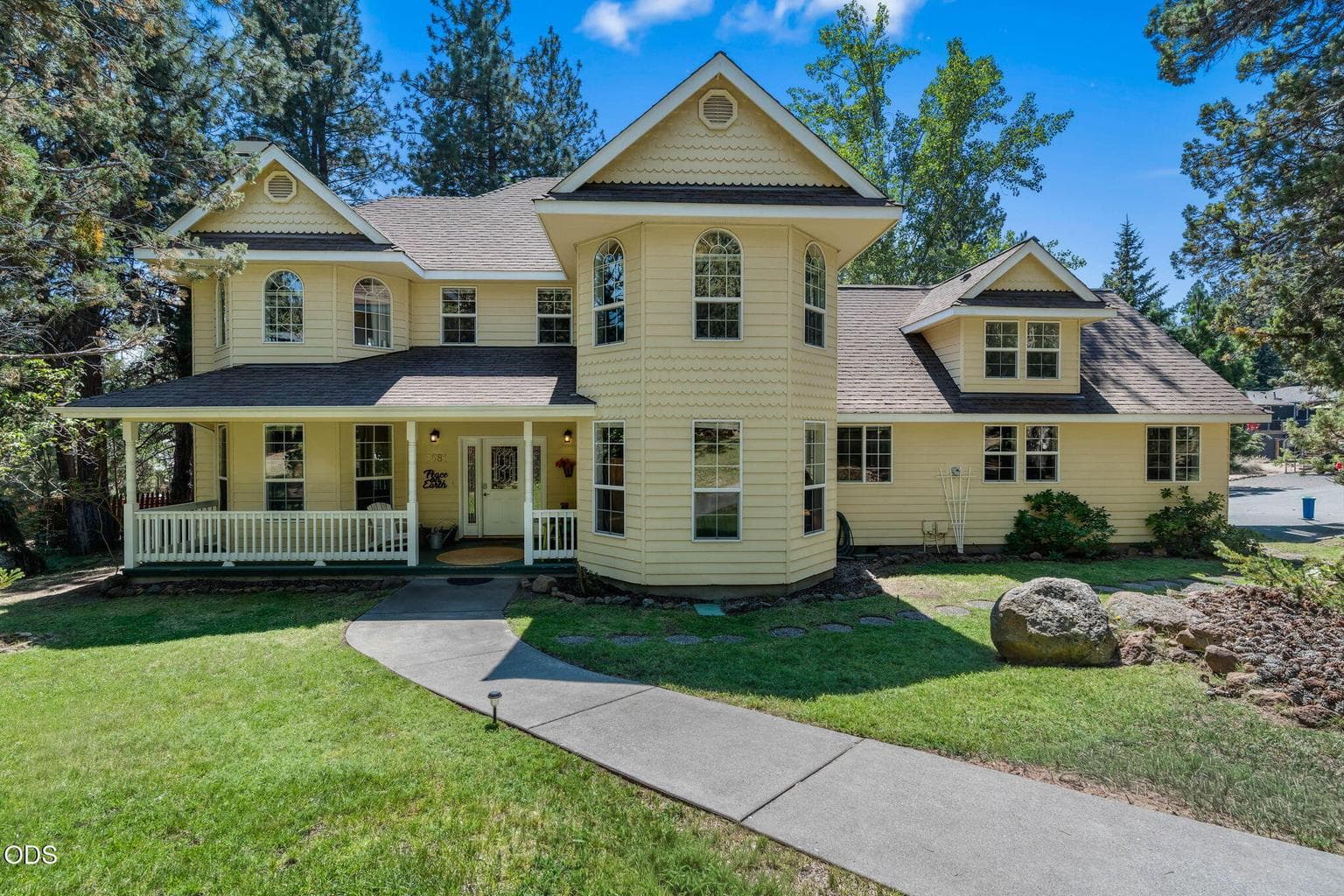 Photo of 1581 City Heights Drive 1 of 43