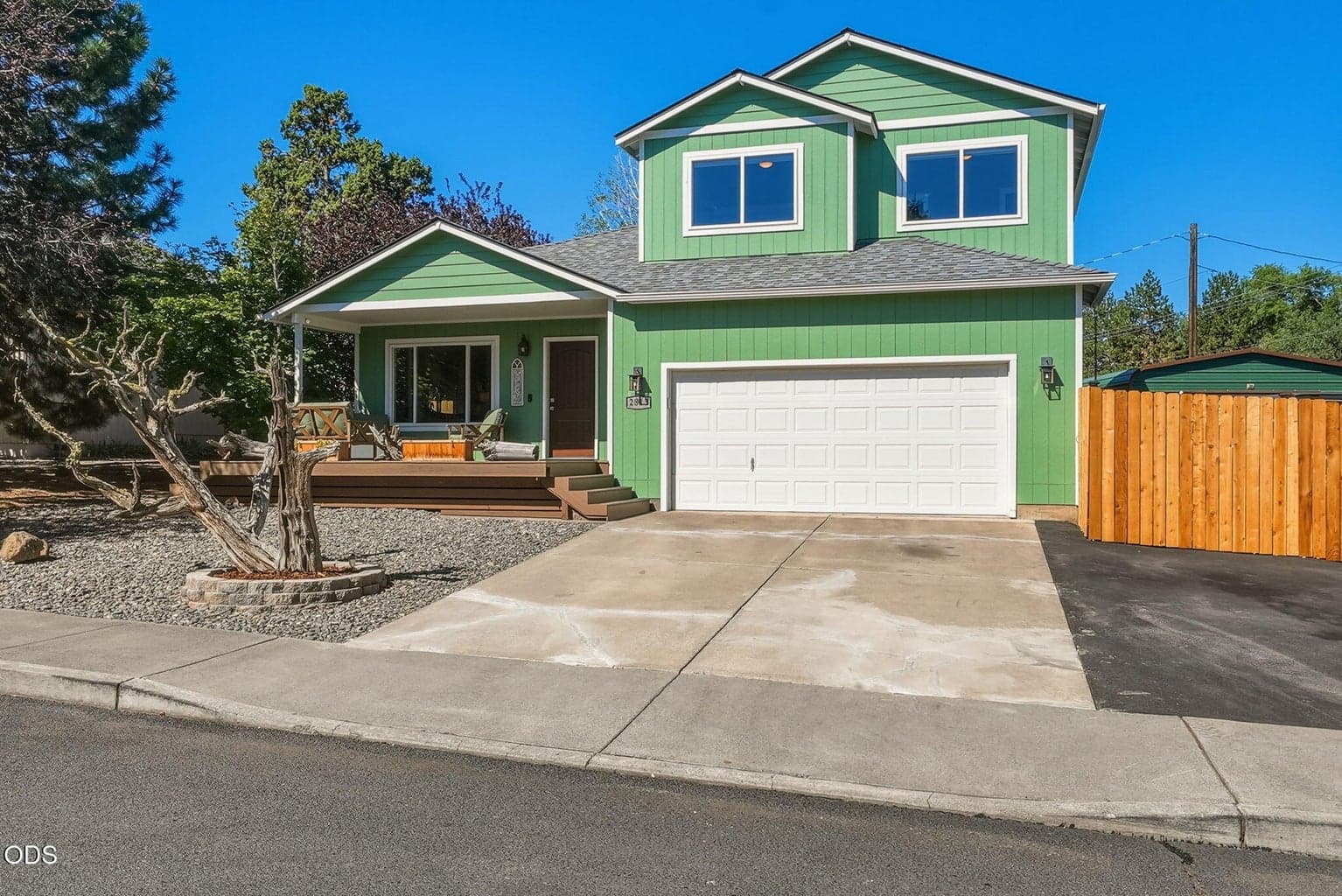 Photo of 2813 NE North Pilot Butte Drive 10 of 42