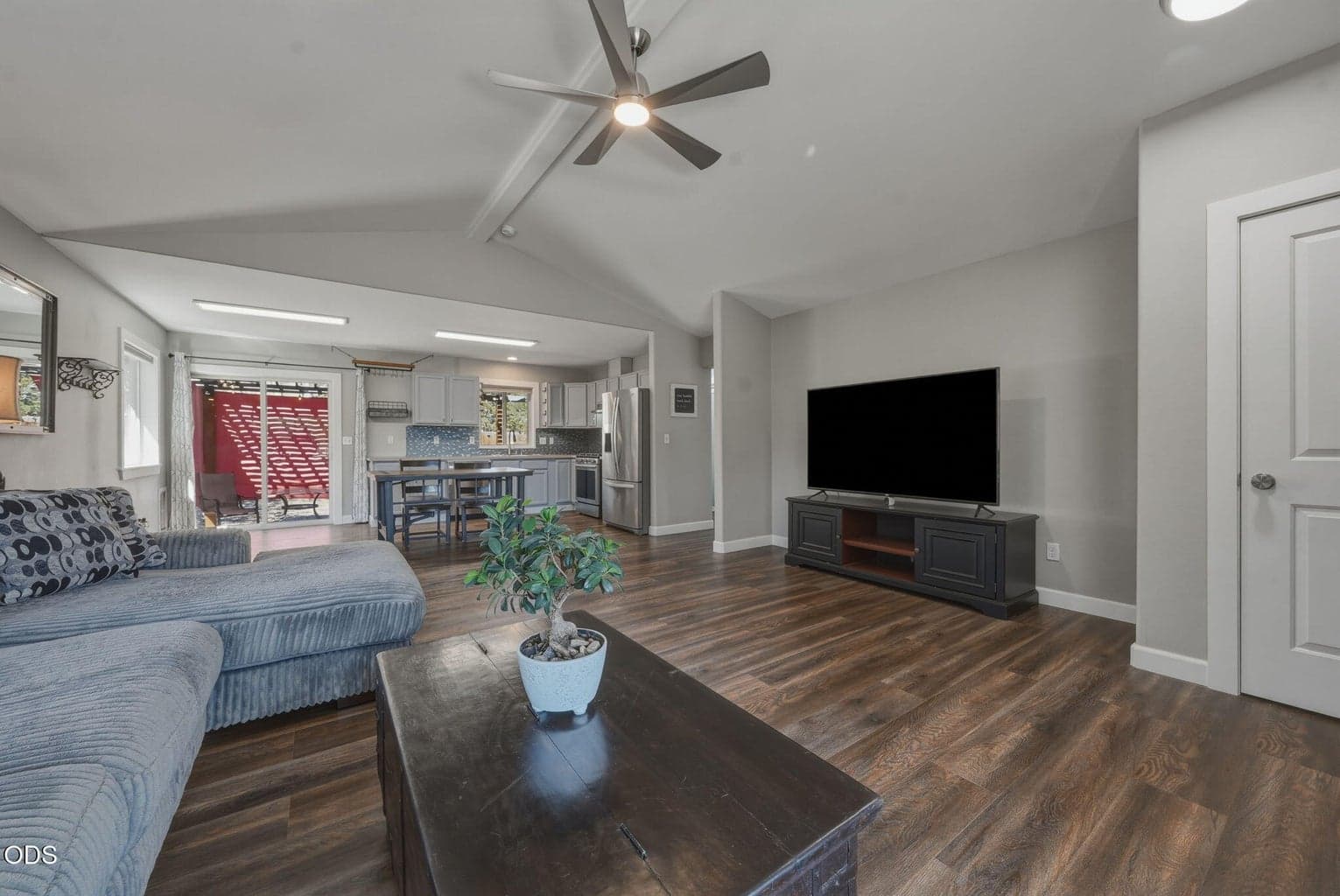 Photo of 2813 NE North Pilot Butte Drive 18 of 42