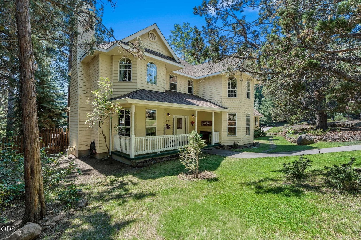 Photo of 1581 City Heights Drive 2 of 43