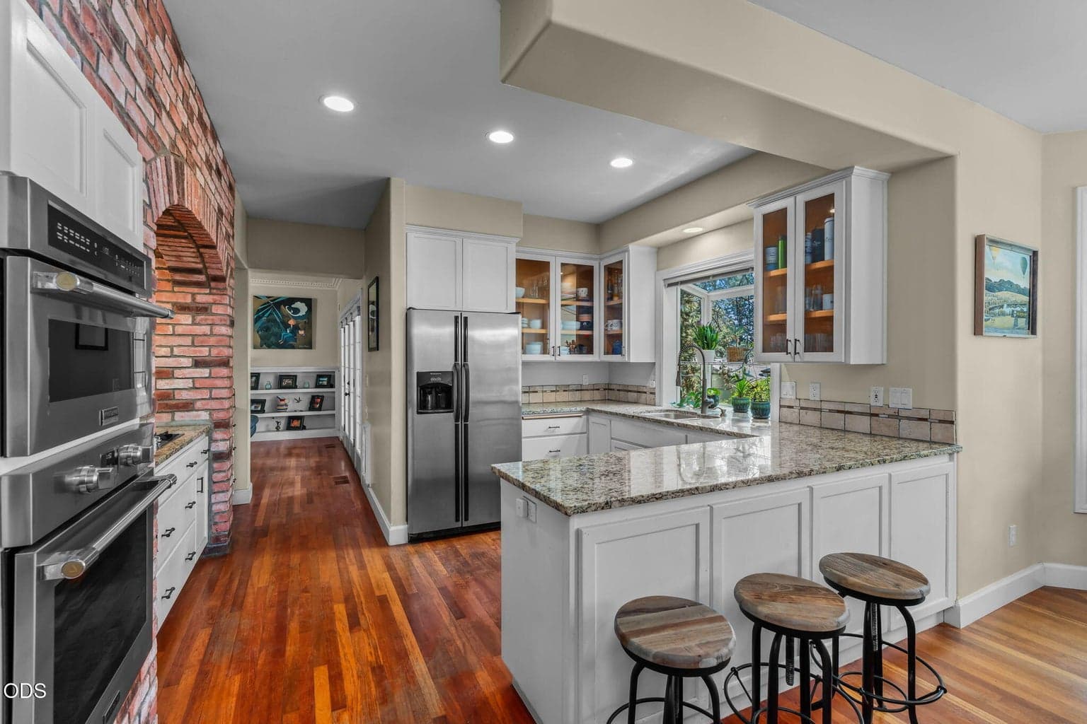 Photo of 1581 NW City Heights Drive 9 of 43