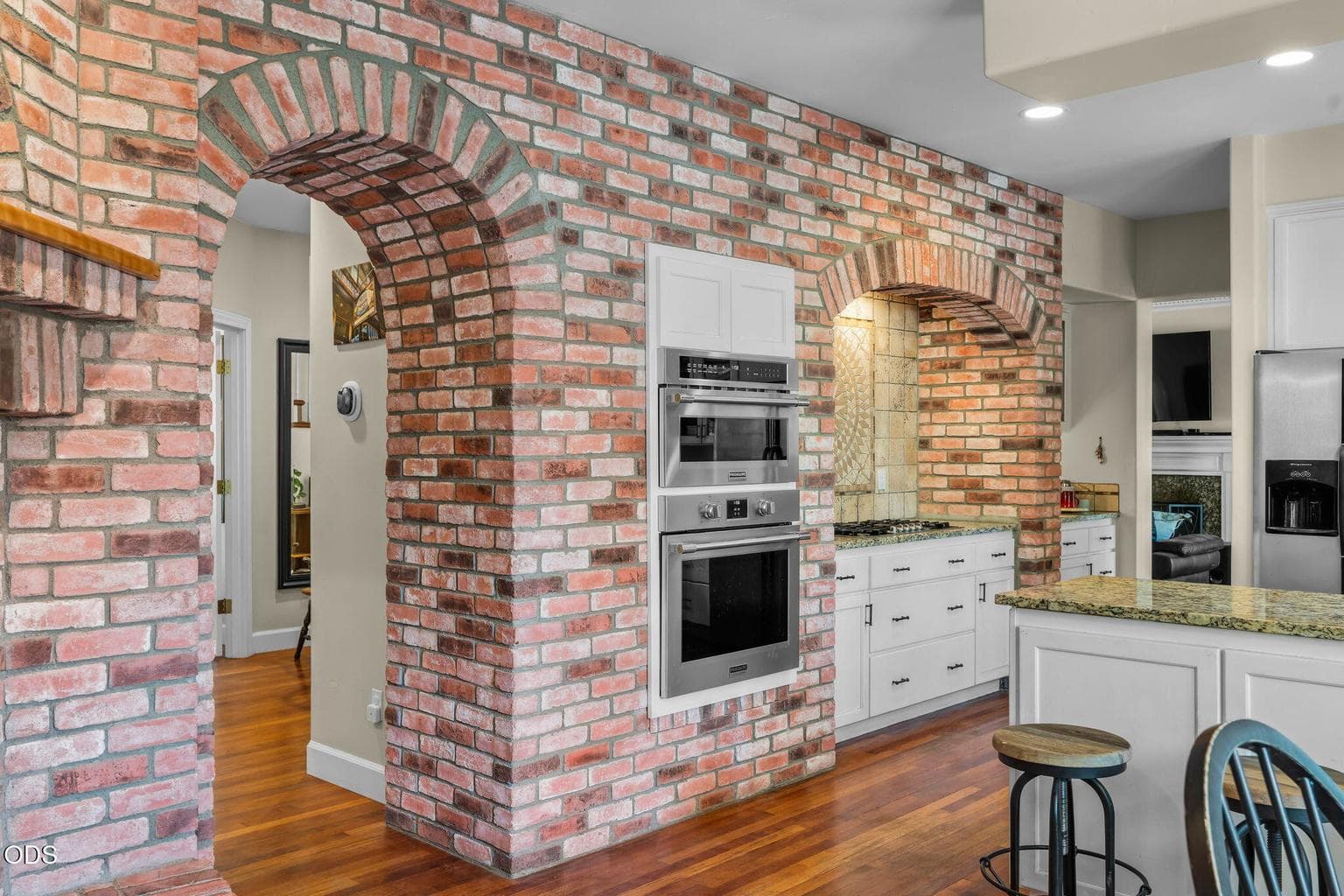 Photo of 1581 NW City Heights Drive 11 of 43