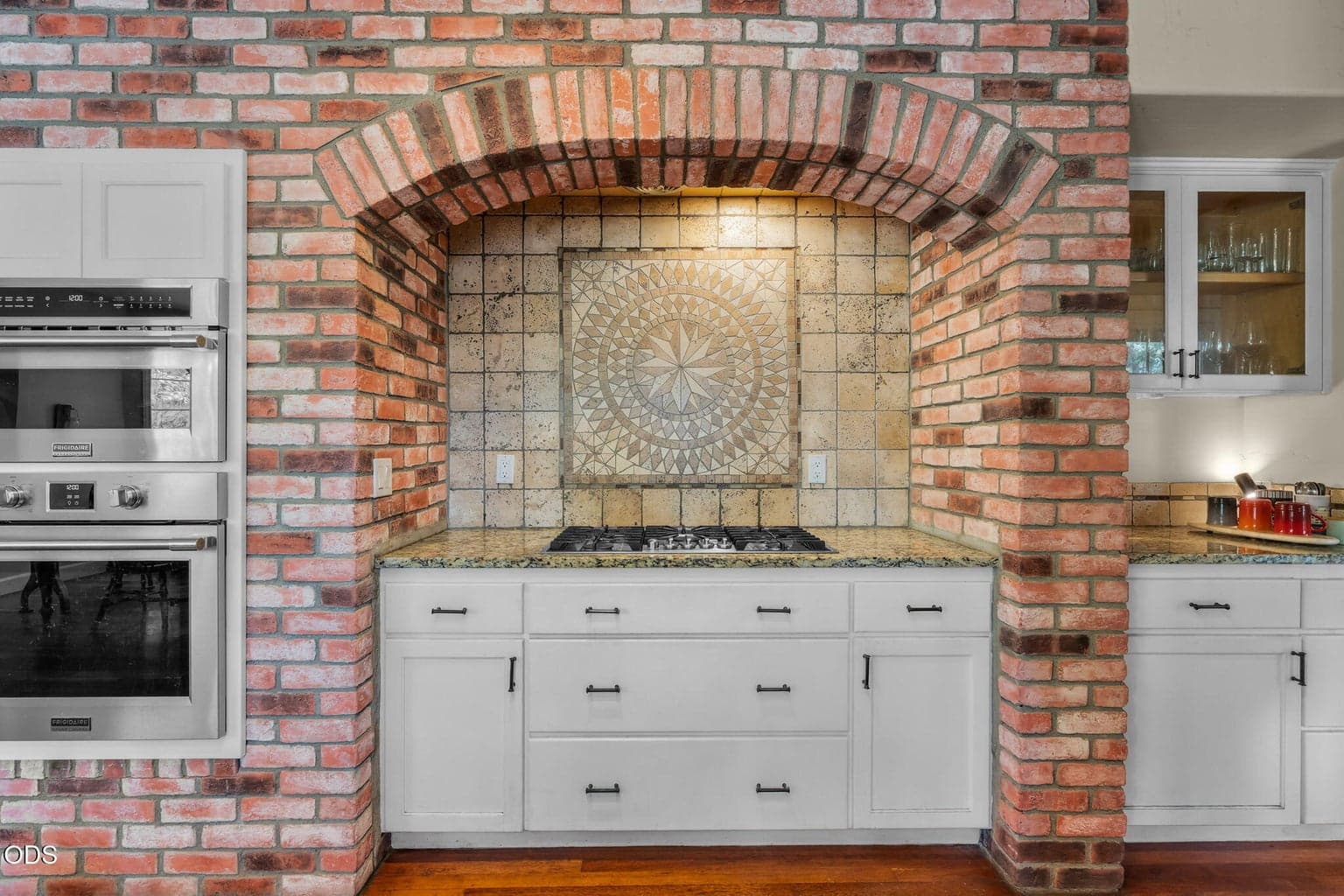 Photo of 1581 NW City Heights Drive 12 of 43