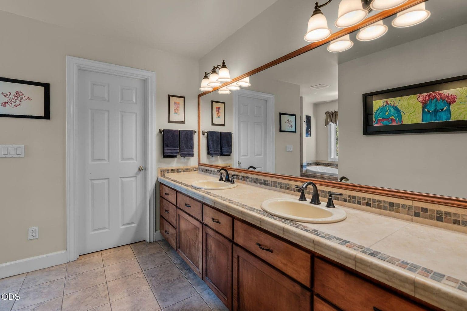 Photo of 1581 NW City Heights Drive 23 of 43