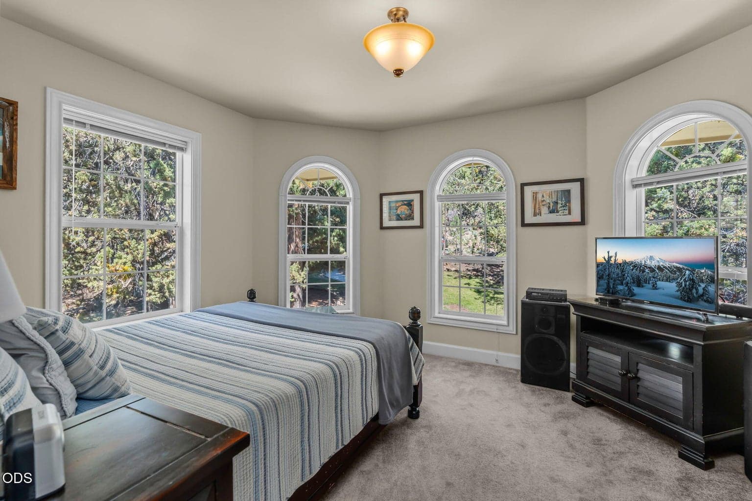 Photo of 1581 NW City Heights Drive 26 of 43
