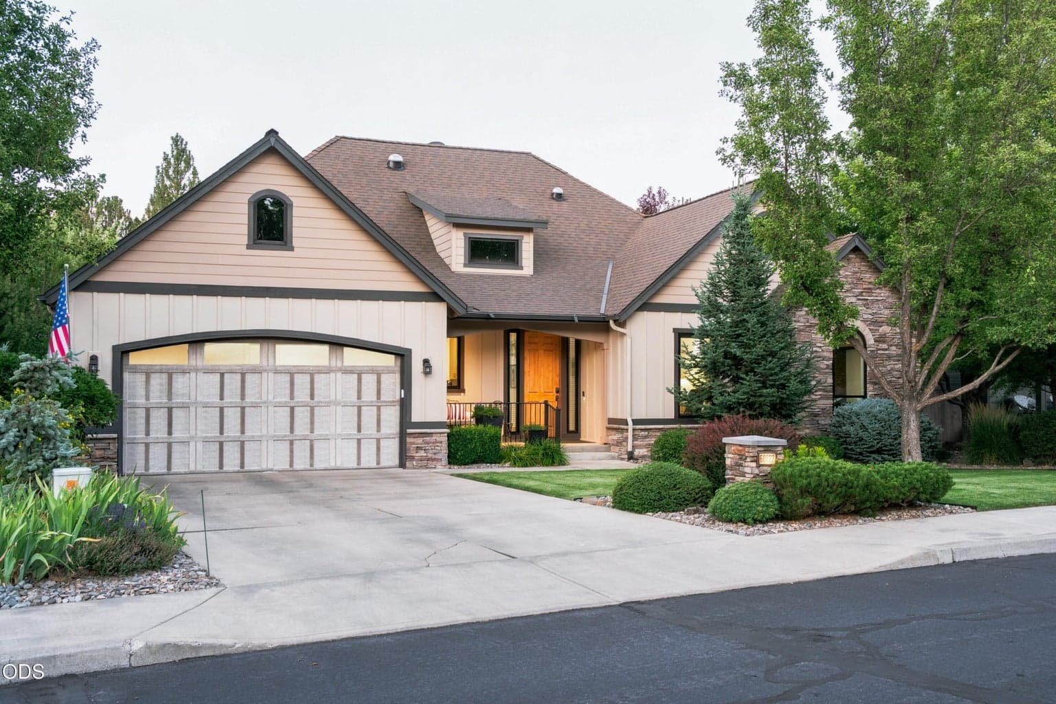 Photo of 60822 Cobblestone Place 3 of 56
