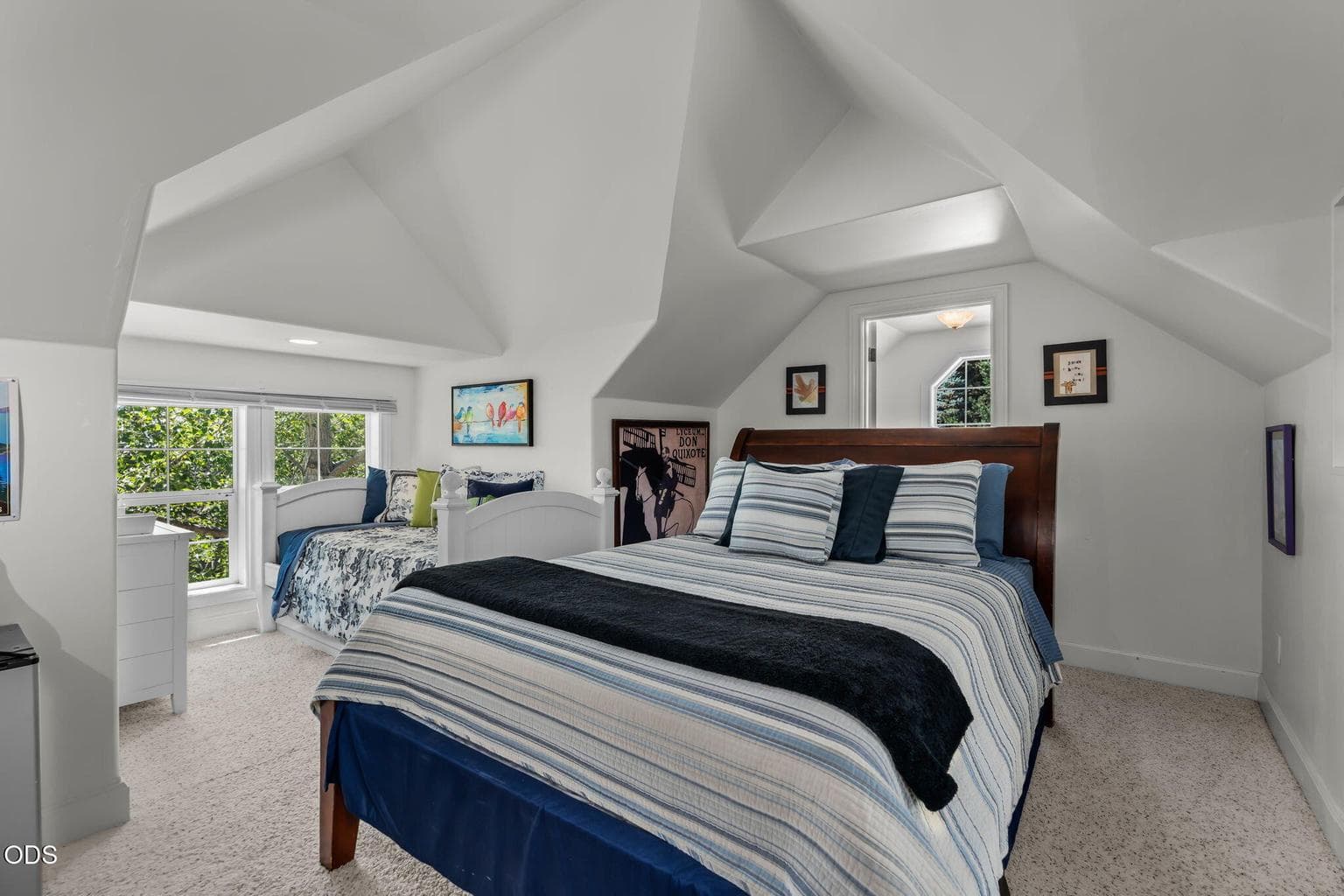 Photo of 1581 NW City Heights Drive 28 of 43