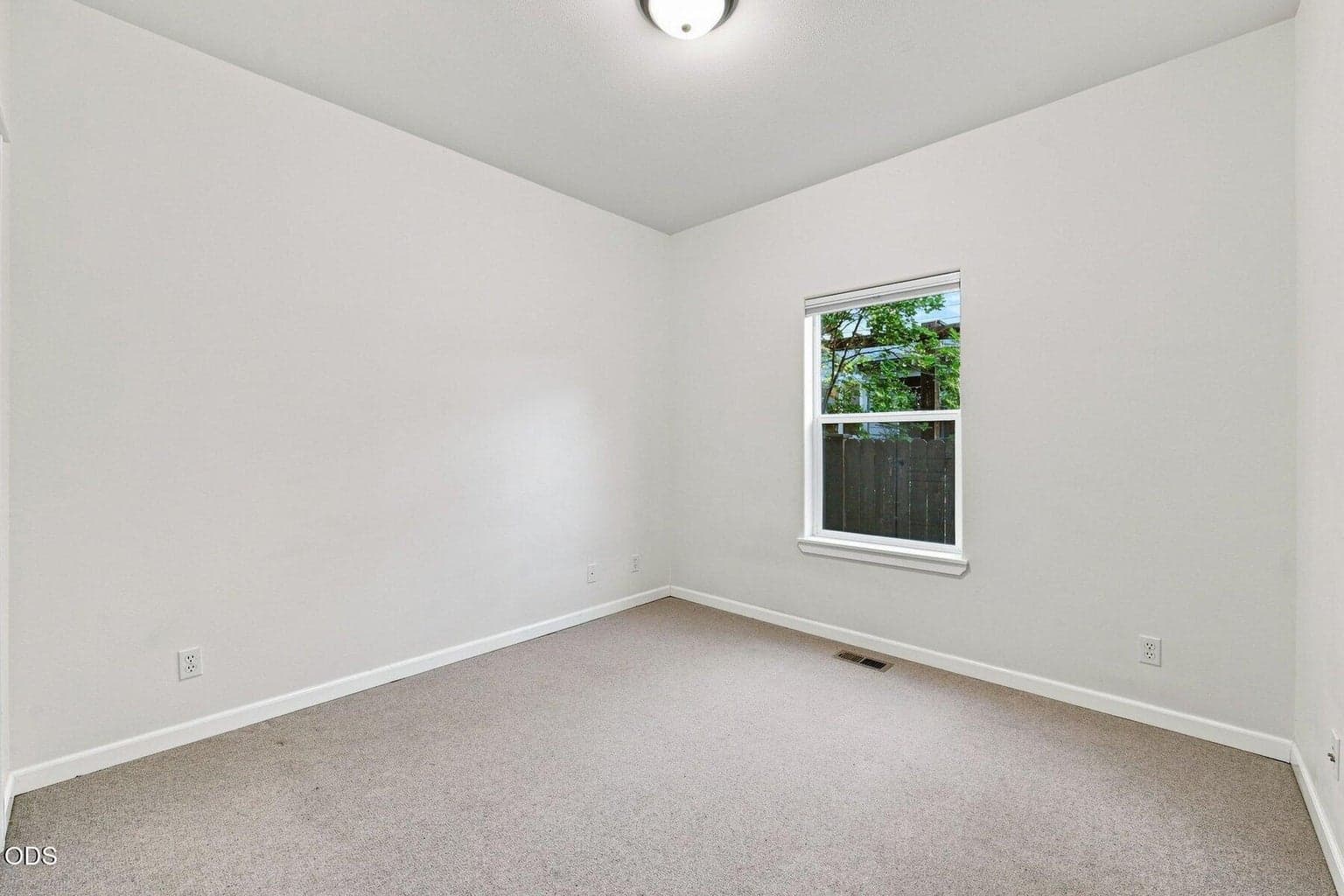 Photo of 1235 NW Fort Clatsop Street 34 of 59