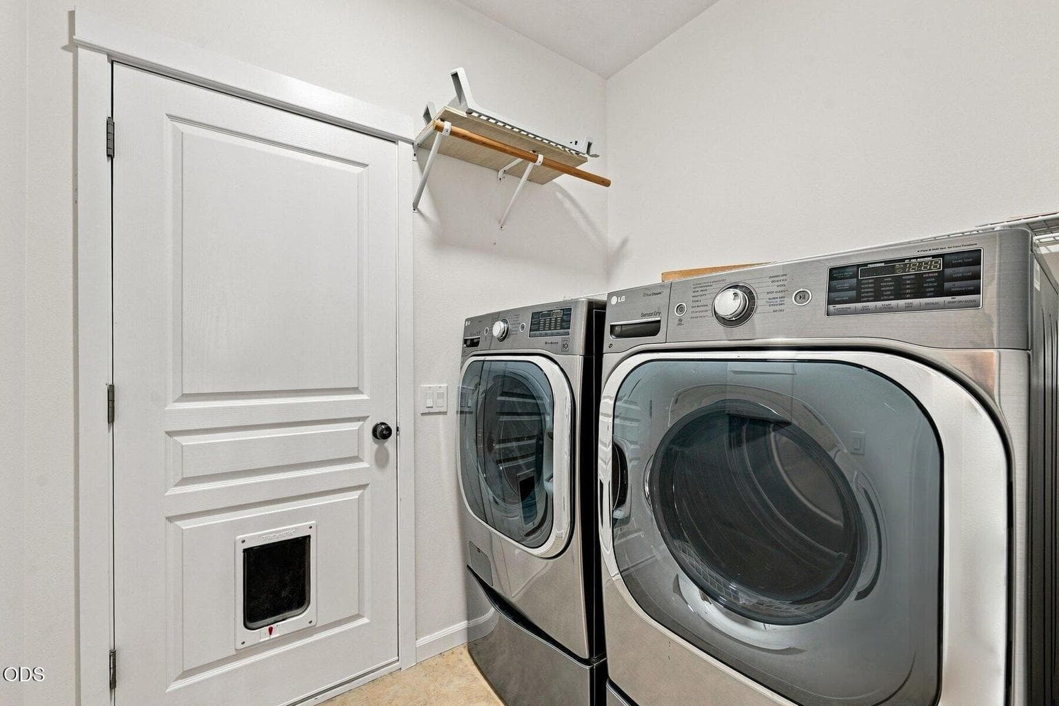 Photo of 1235 NW Fort Clatsop Street 43 of 59