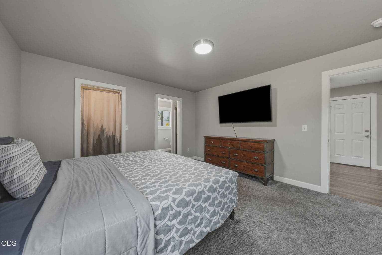 Large Walk-in Closet