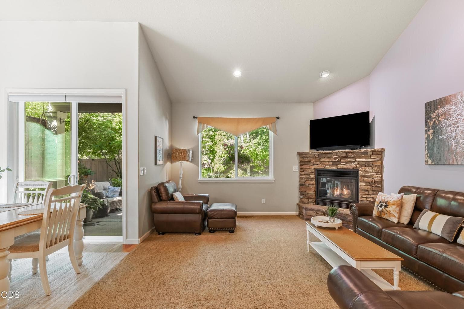 Photo of 61131 Lodgepole Drive 4 of 40