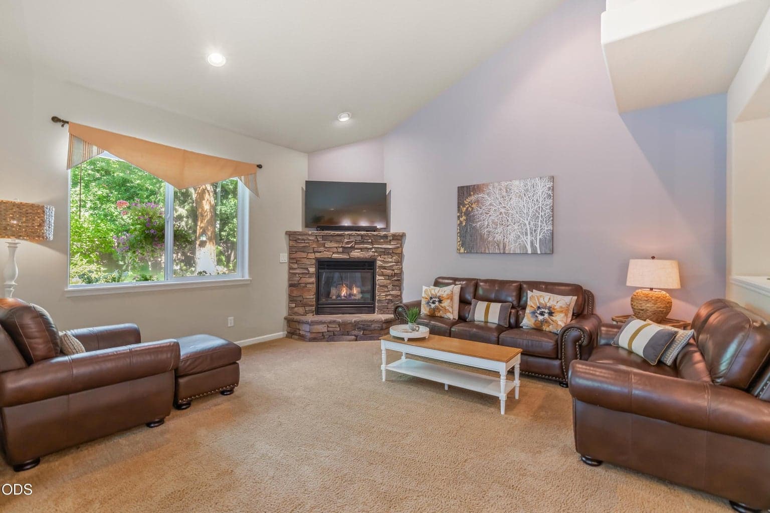 Photo of 61131 Lodgepole Drive 5 of 40