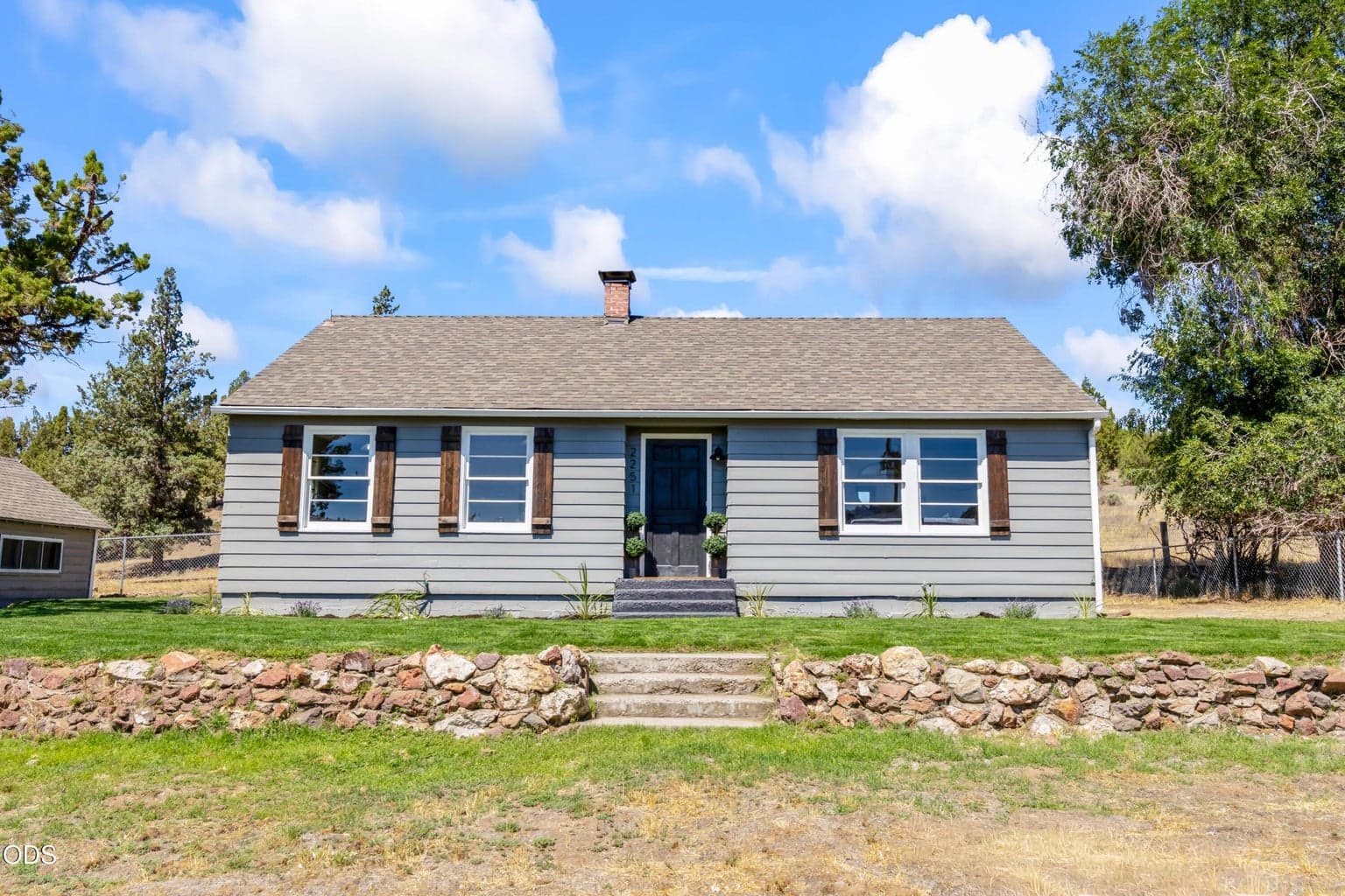 Photo of 2251 Laughlin Road 1 of 31