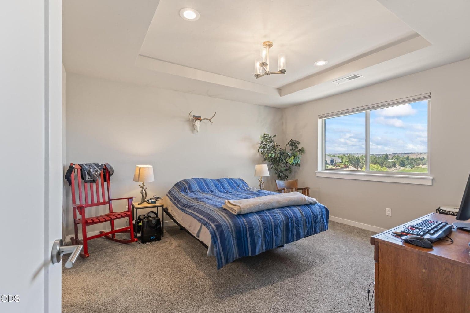 Photo of 1041 NE Henry Drive 12 of 36