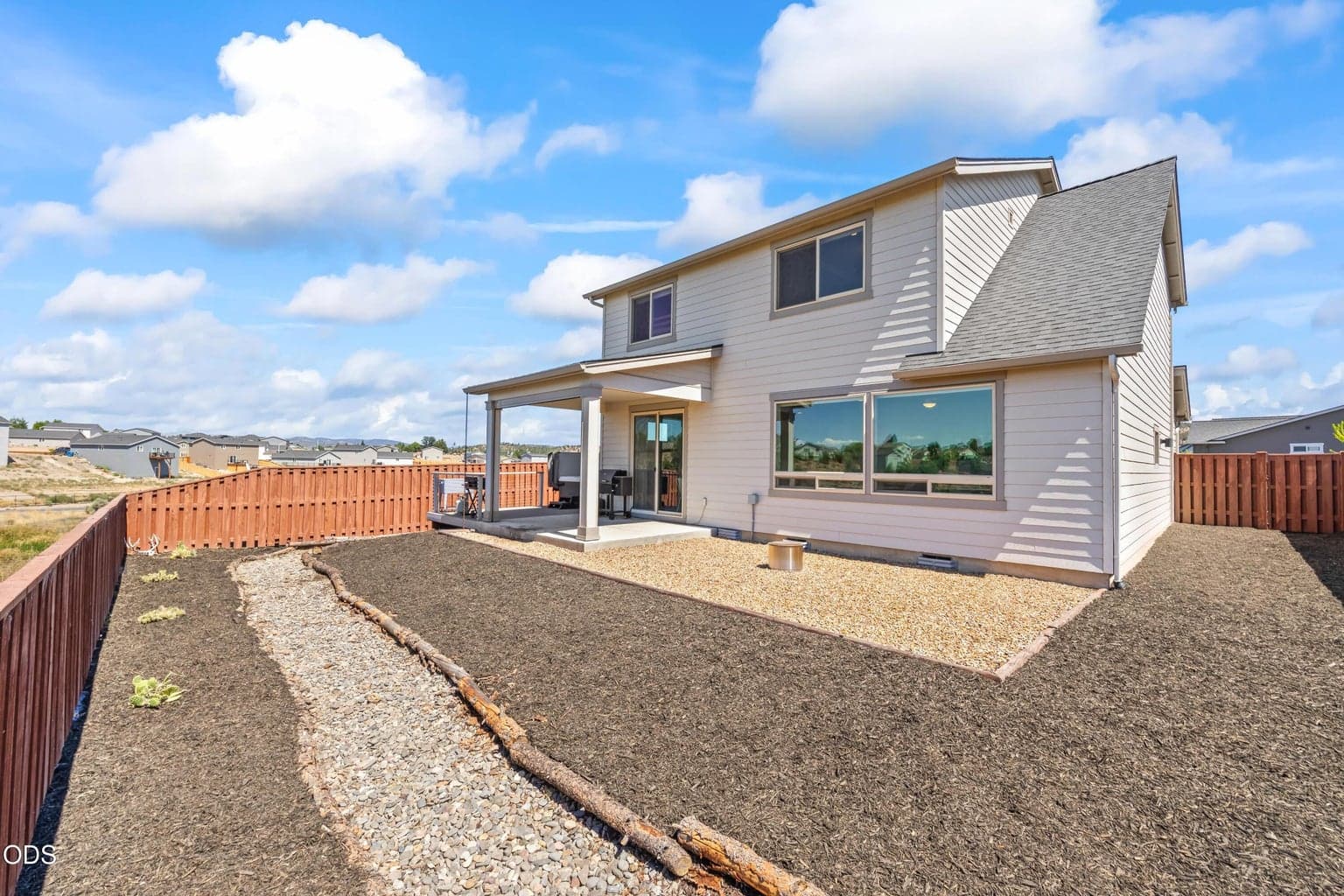 Photo of 1041 NE Henry Drive 25 of 36