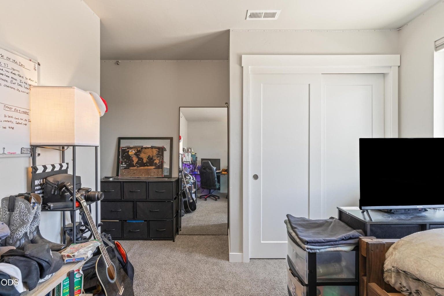 Photo of 1041 NE Henry Drive 19 of 36