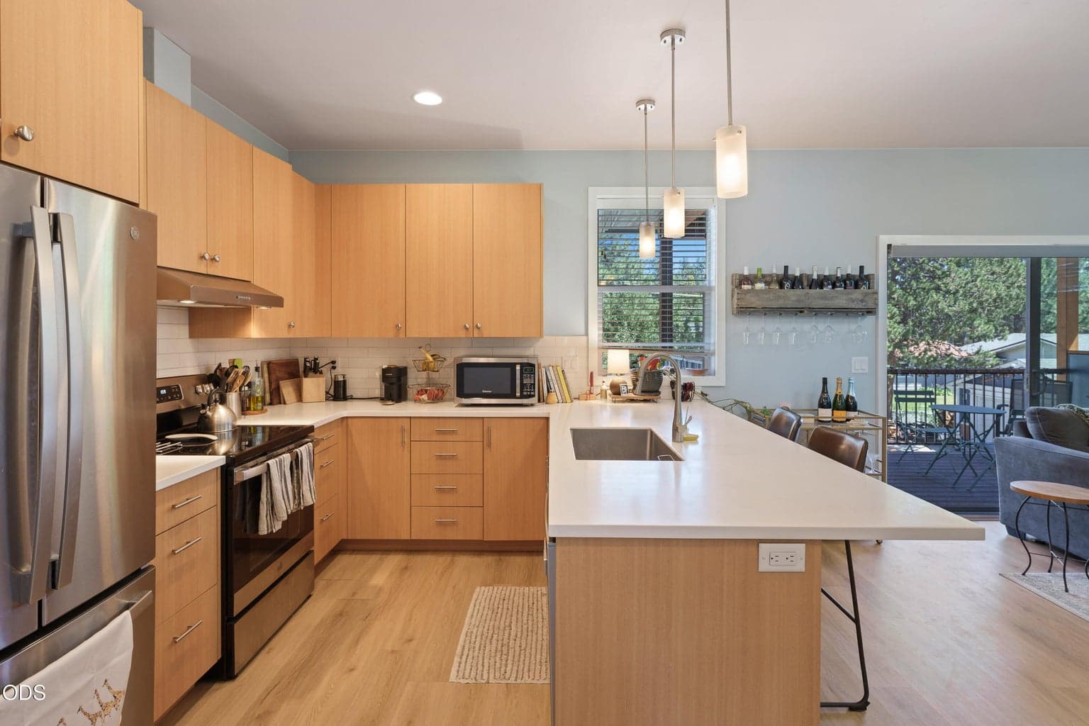 Photo of 151 SW Roosevelt Avenue 30 of 50