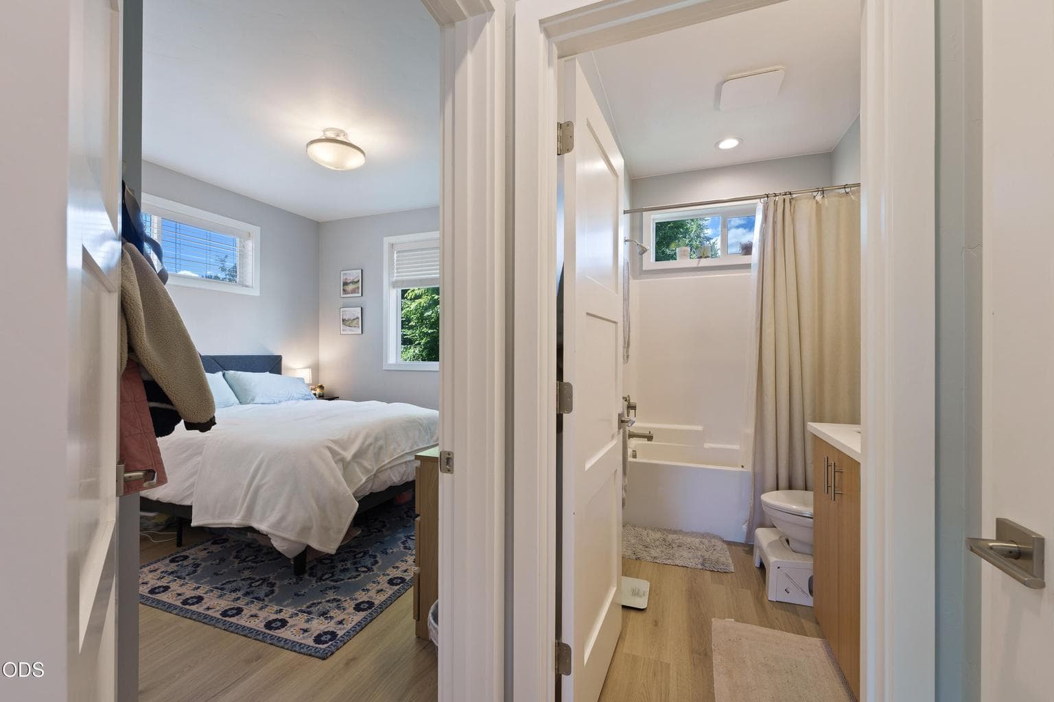 Bath is between the 2 bedrooms