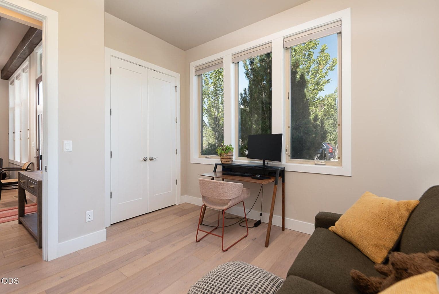 Photo of 1221 SW Bryanwood Place 15 of 31