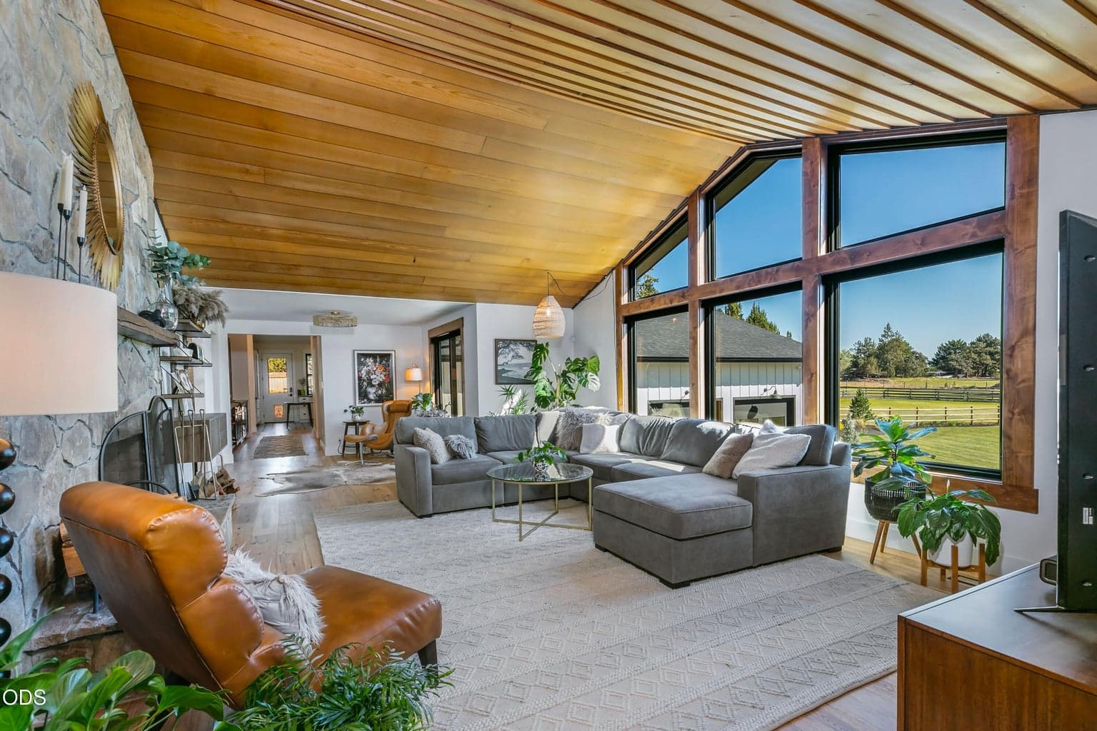 Photo of 62215 Byram Court 2 of 36