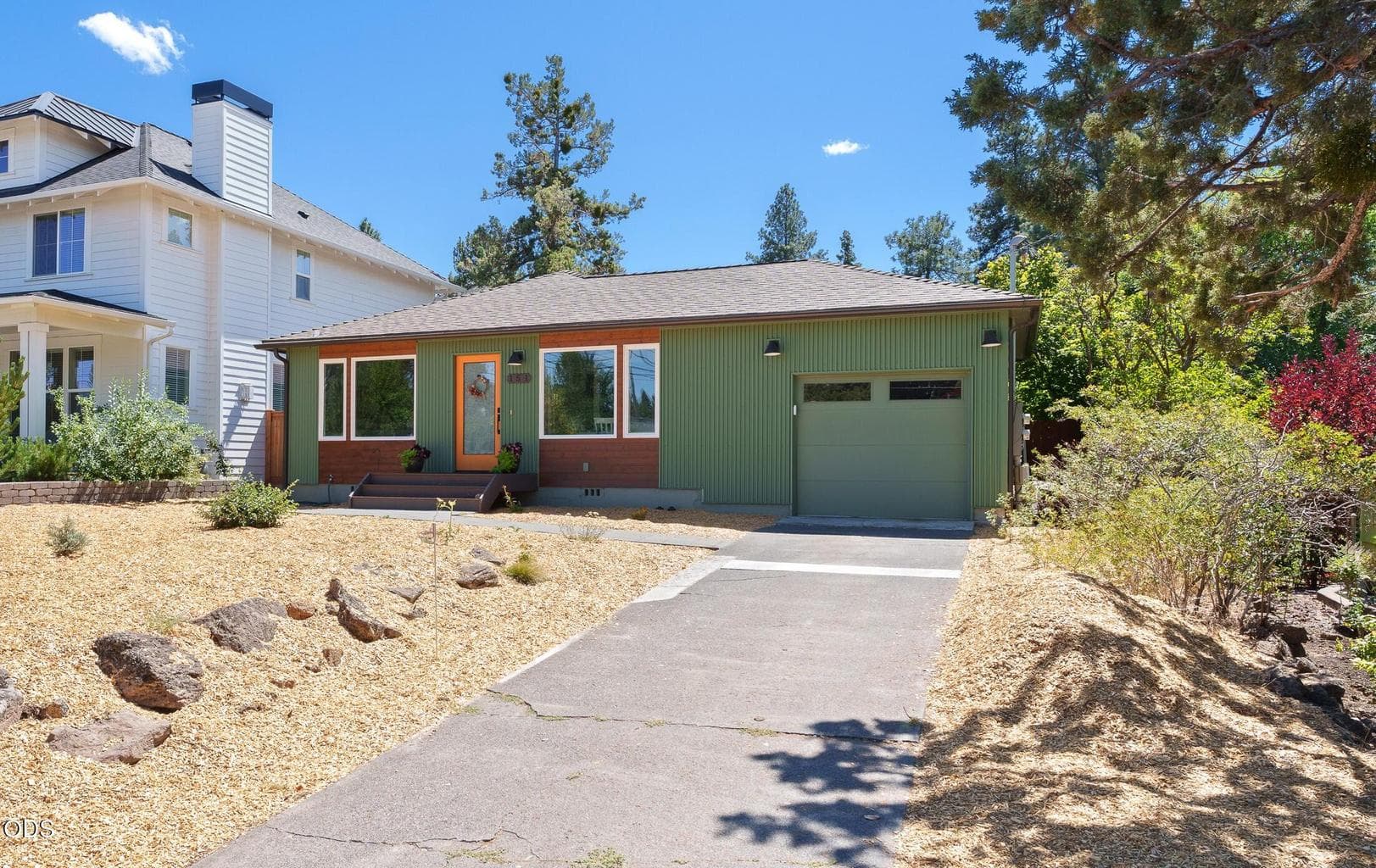 151 SW Roosevelt #1