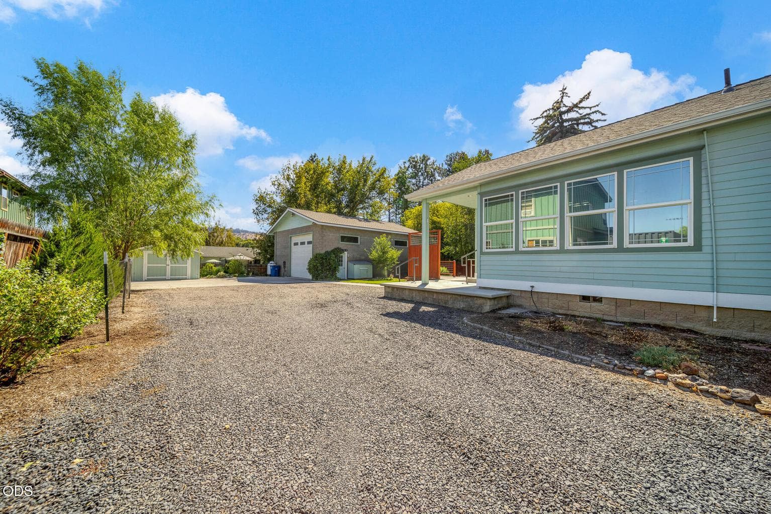 Photo of 143 Beaver Street 1 of 33