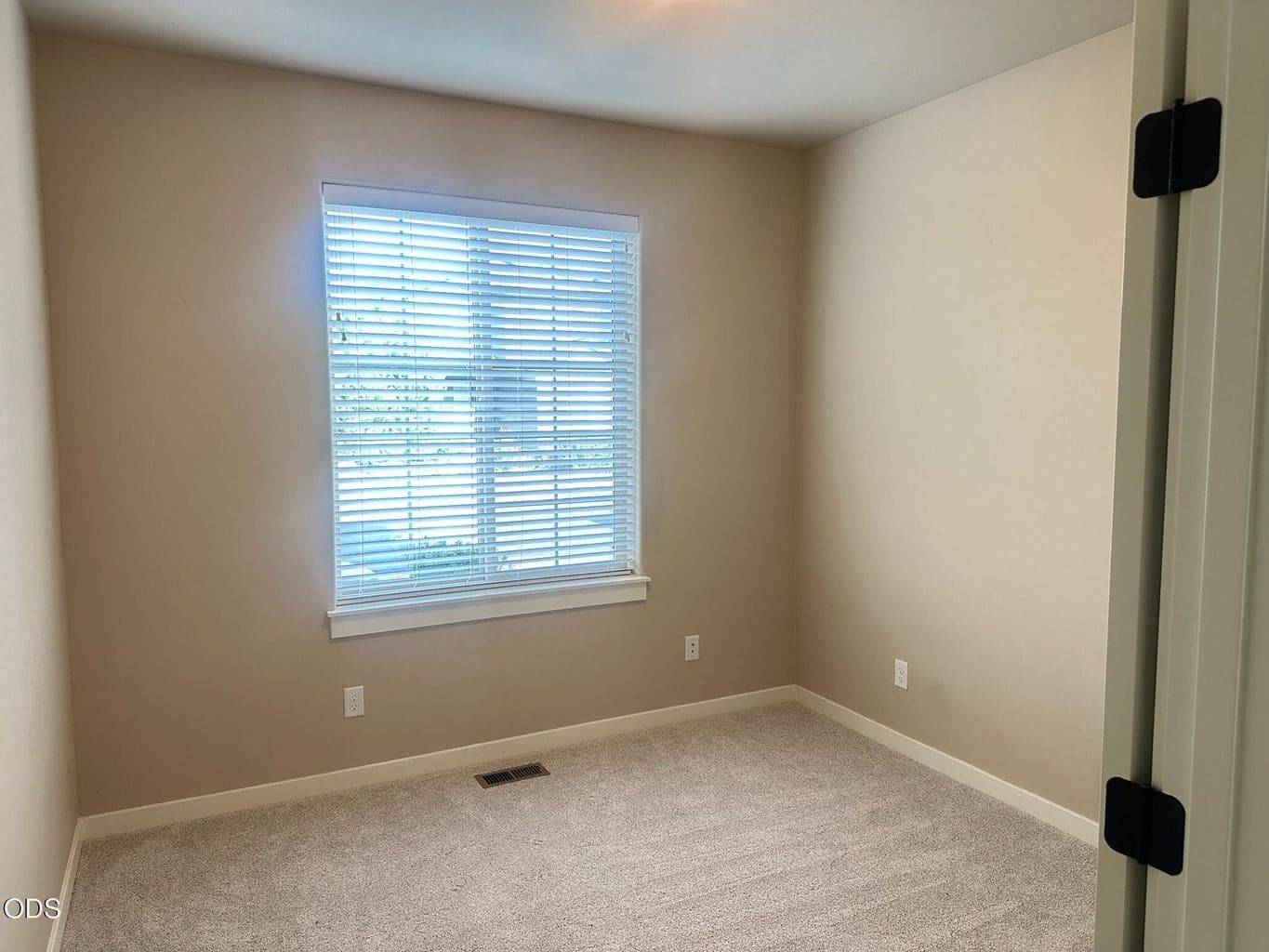 Same office showing vacant...... This separate office with double doors is in addition to the 3 bedrooms. Light and bright, great for working at home.