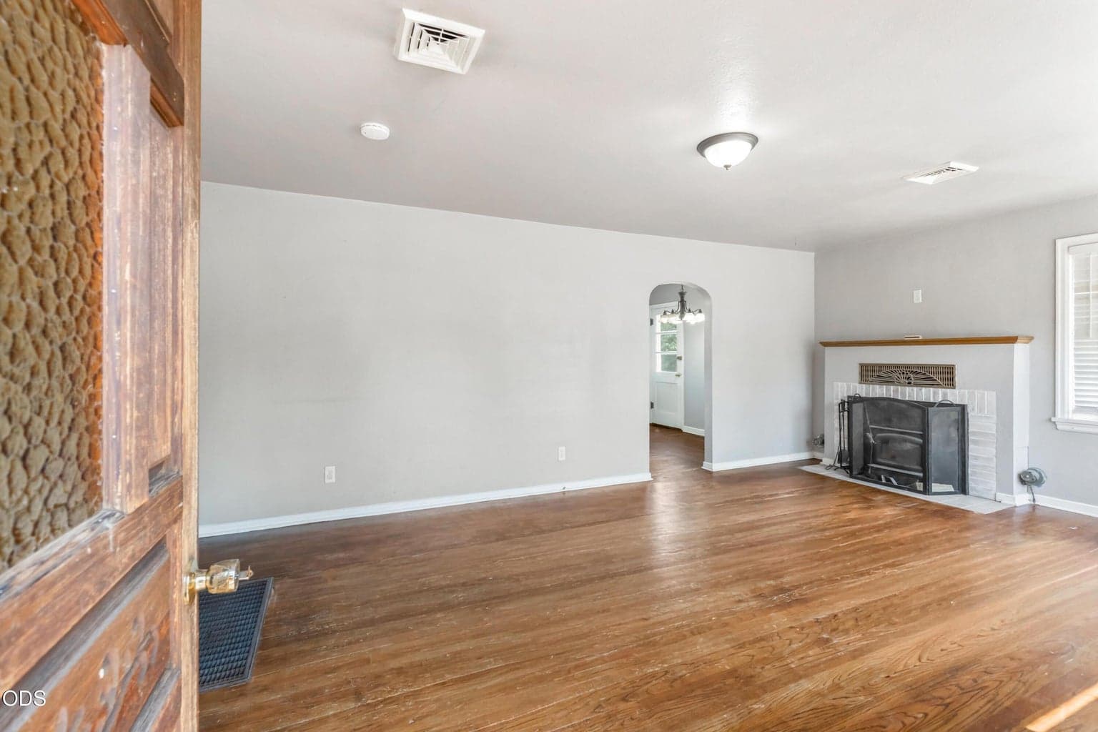 Photo of 585 4th Street 2 of 21
