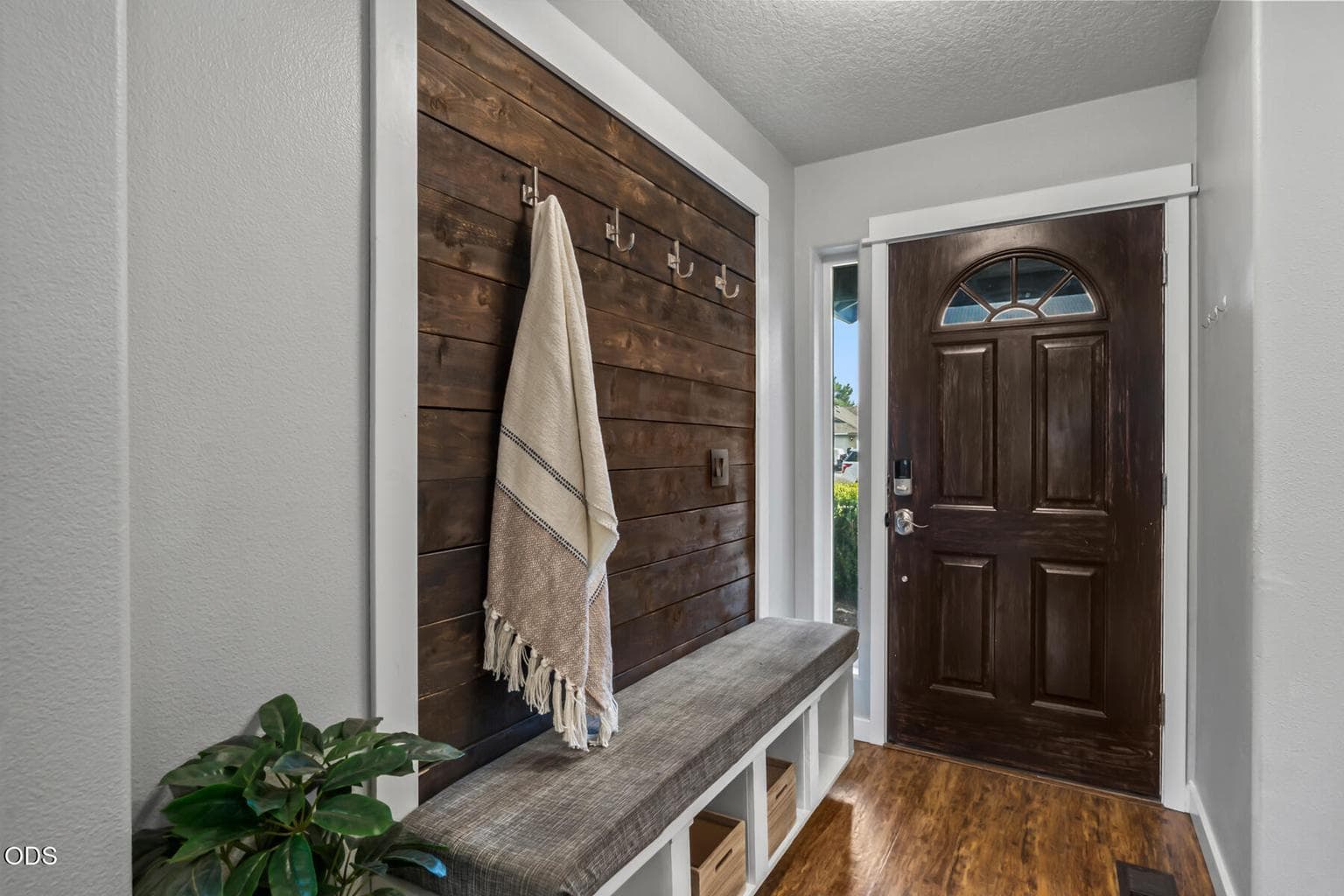 Photo of 3029 SW Peridot Avenue 2 of 29