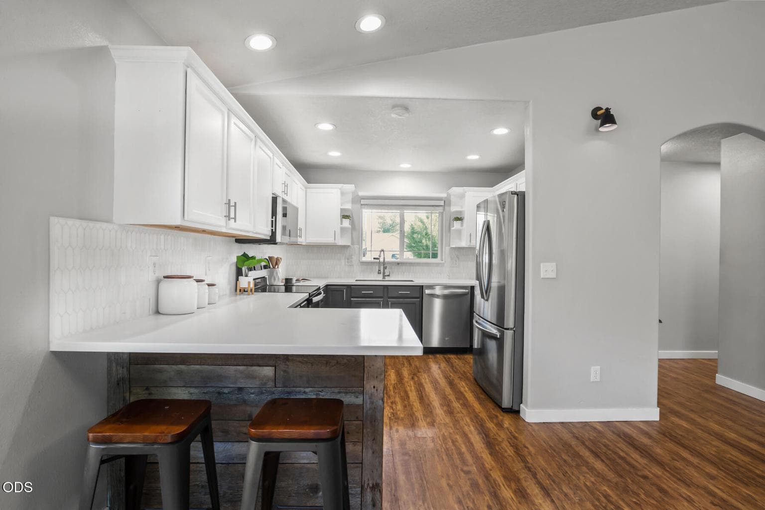 Photo of 3029 SW Peridot Avenue 6 of 29