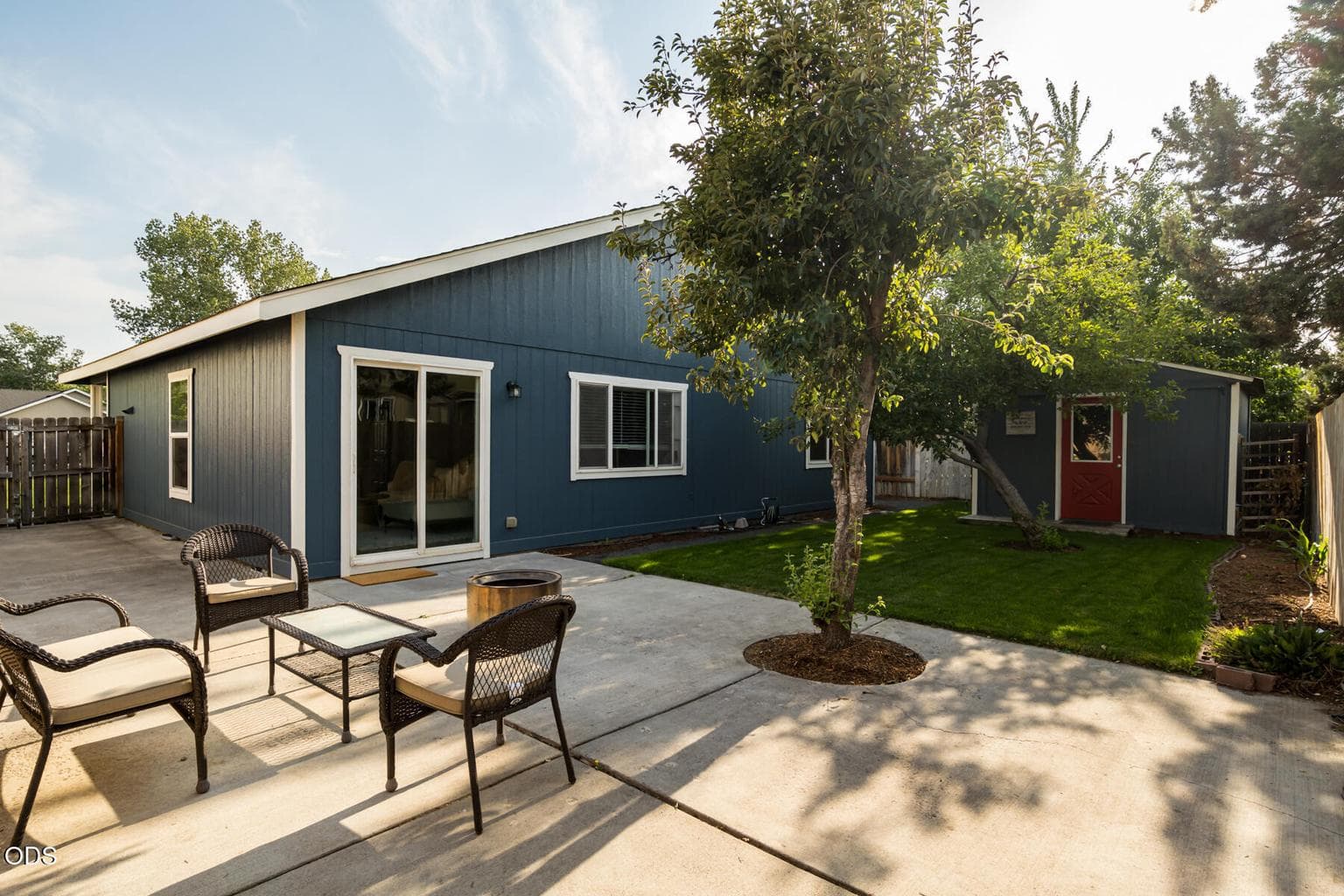 Photo of 3029 SW Peridot Avenue 21 of 29
